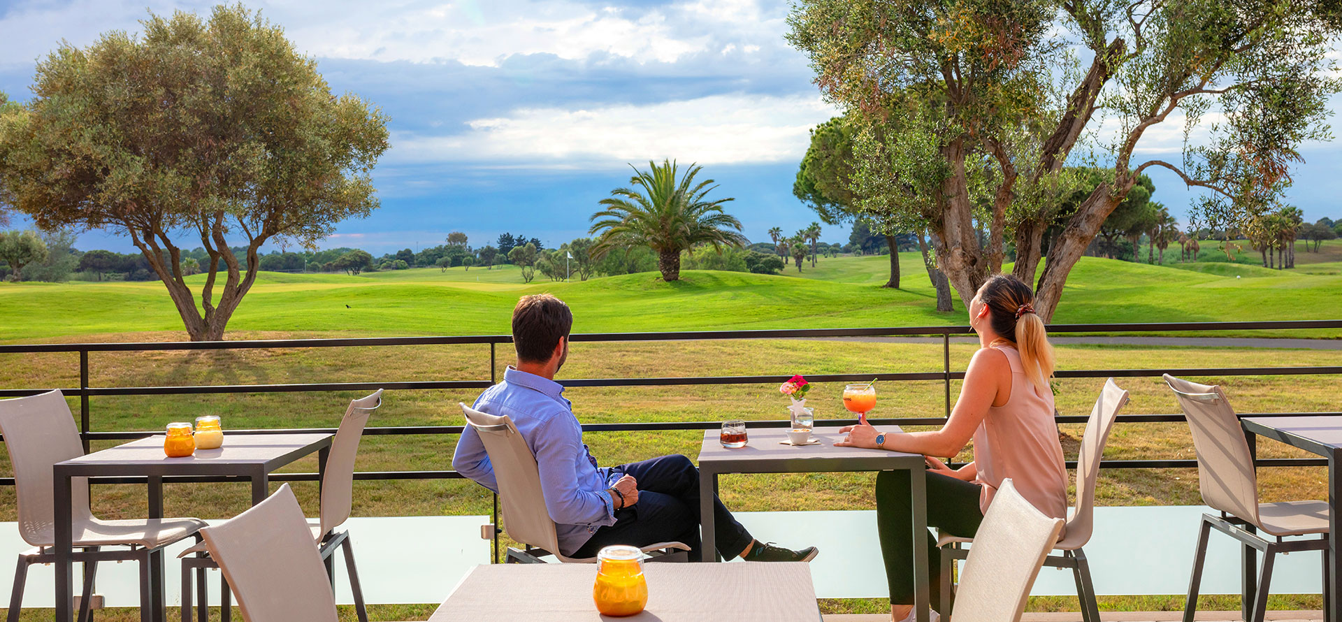 Breakfast in your room or on the patio at the Palmyra Golf hotel in Occitanie