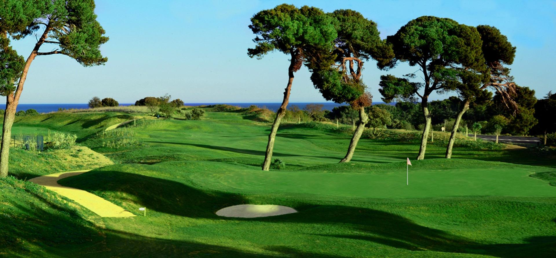 Green eines der Parcours der Golfanlage in Le Cap d’Agde in Okzitanien